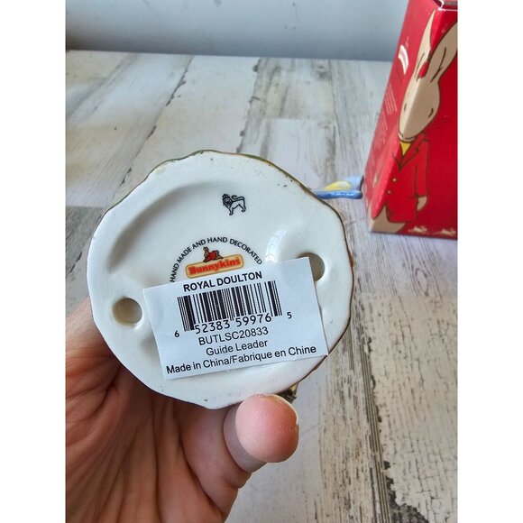 Royal doulton guide leader event bunnykins funny figurine porcelain retired 2083 - Picture 8 of 8